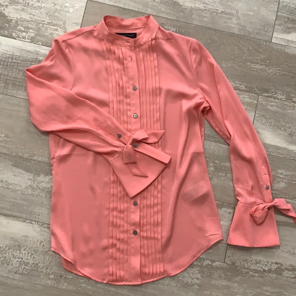 Banana Republic pleated button up shirt size XS